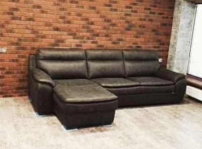 Угловой кожаный диван «Новара» с оттоманкой